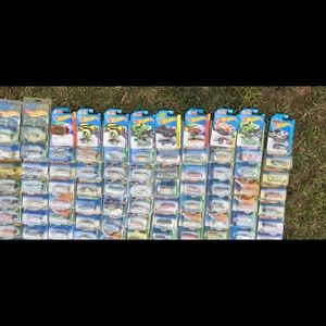 239 treasure hunt and 4 super treasure hotwheels